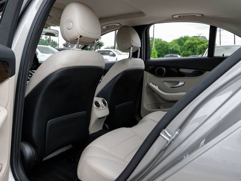 Used 2019 Mercedes-Benz C 300 Sedan image 35