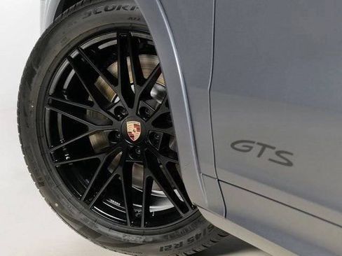 New 2026 Porsche Cayenne GTS AWD/4WD image 33