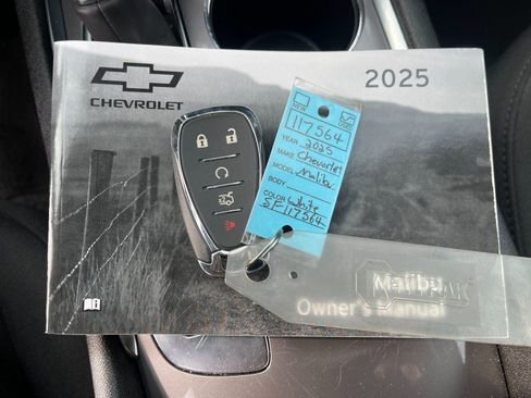 Used 2025 Chevrolet Malibu LT image 10