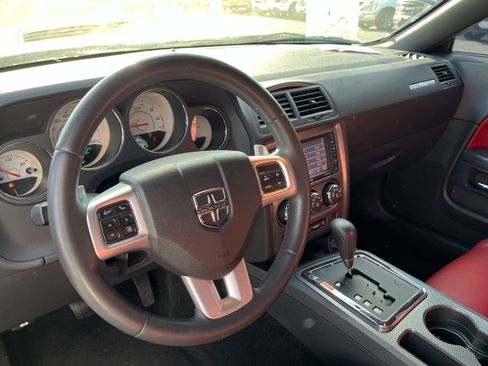 Used 2013 Dodge Challenger R/T RWD image 9