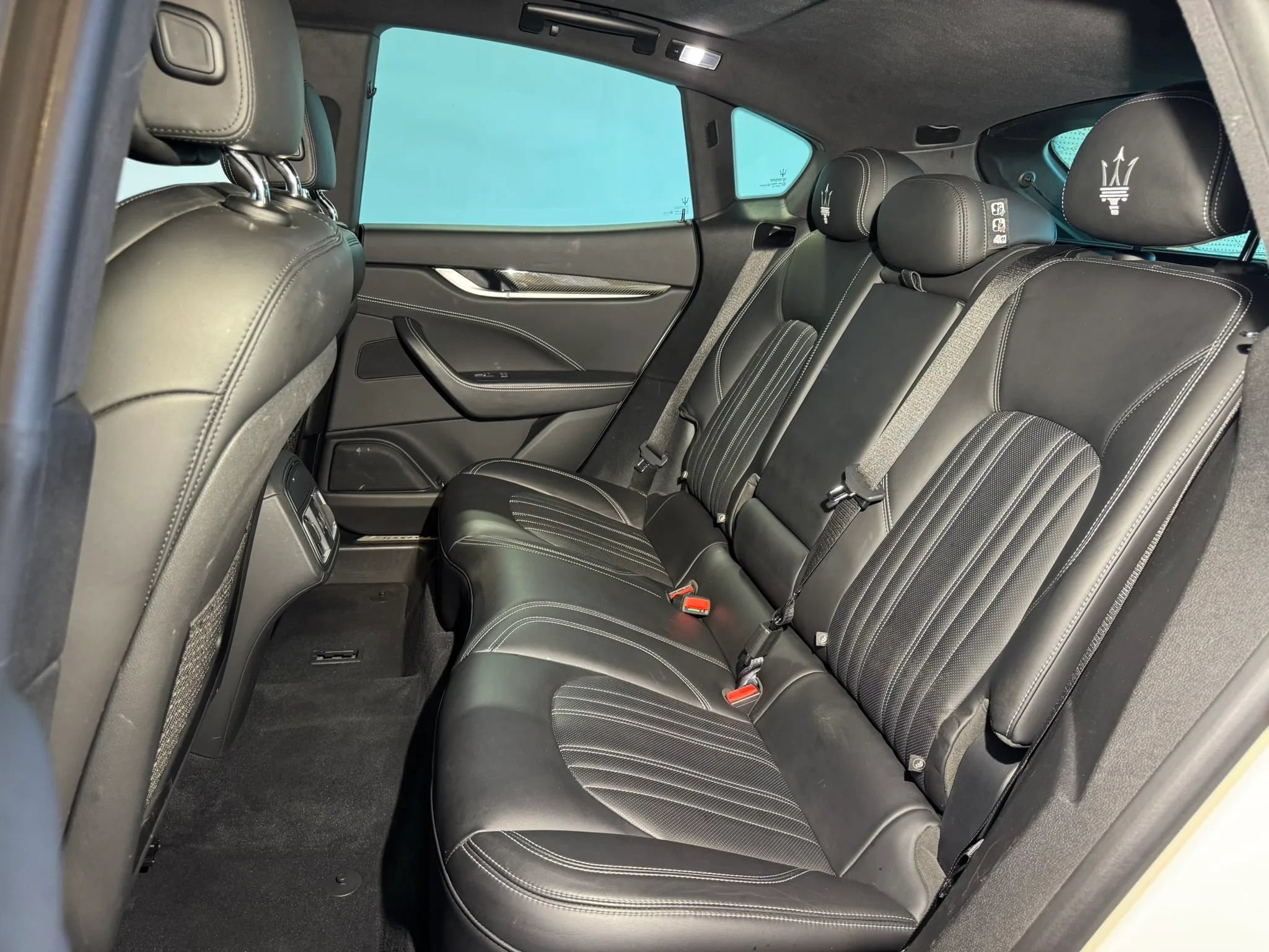 Used 2017 Maserati Levante w/ Sport Package AWD/4WD image 28
