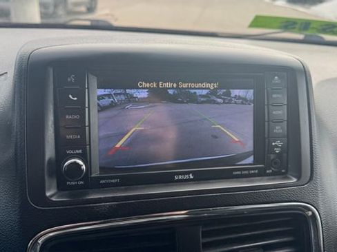 Used 2019 Dodge Grand Caravan SXT image 31