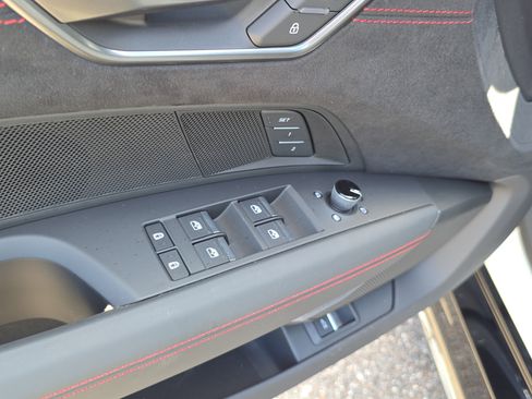 New 2026 Audi RS e-tron GT performance image 18