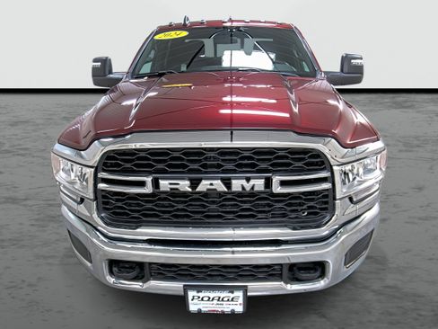 Used 2024 RAM 3500 Tradesman w/ Chrome Appearance Group image 6