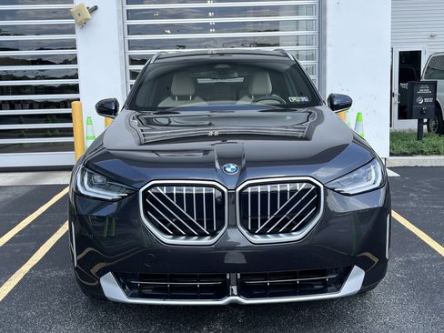 Certified 2025 BMW X3 xDrive30i w/ Premium Package image 2