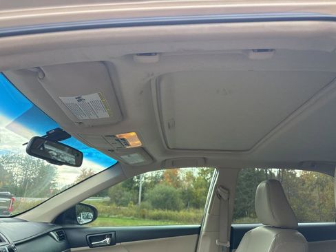 Used 2012 Toyota Camry XLE image 8