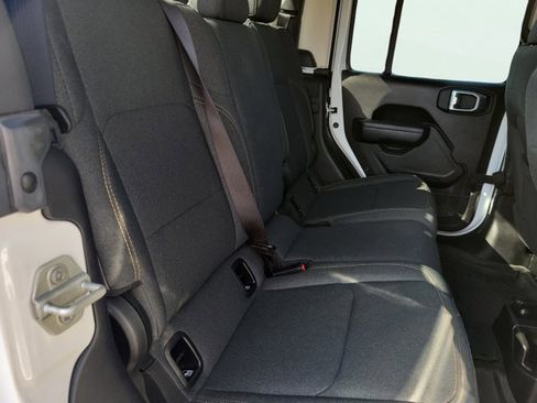 Certified 2024 Jeep Gladiator Sport image 16