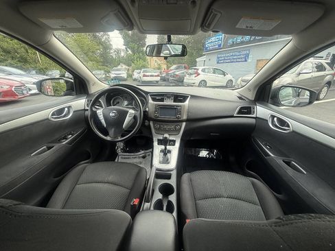 Used 2014 Nissan Sentra SR w/ SR Driver Package FWD image 23
