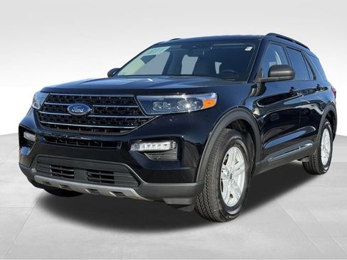 Certified 2021 Ford Explorer XLT w/ Equipment Group 202A image 2