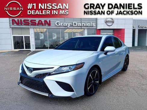 Used 2019 Toyota Camry XSE FWD image 3