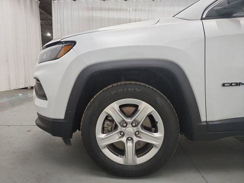 Used 2024 Jeep Compass Latitude image 18