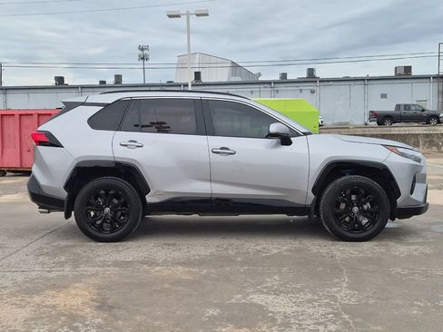Used 2022 Toyota RAV4 SE AWD/4WD image 7