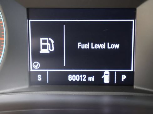 Used 2022 Chevrolet Traverse LS FWD image 25