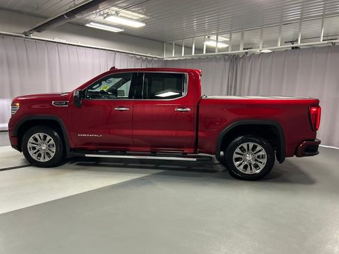 Used 2024 GMC Sierra 1500 Denali w/ Technology Package AWD/4WD image 4