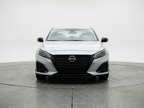 Used 2025 Nissan Altima 2.5 SV image 2