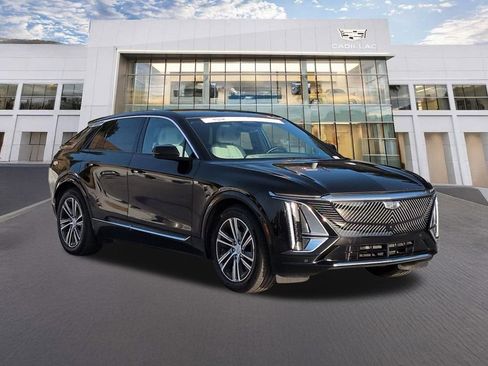 Certified 2024 Cadillac Lyriq Luxury RWD image 3