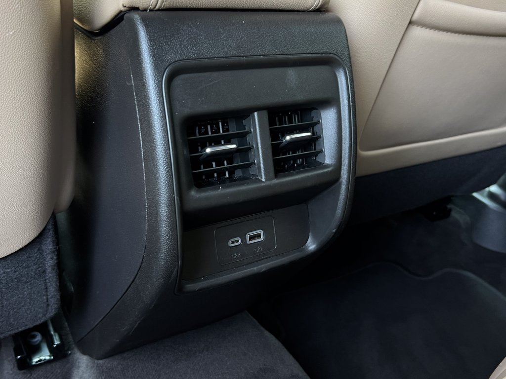 Used 2025 Cadillac XT4 Premium Luxury FWD image 17