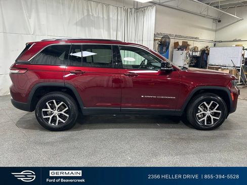 Used 2024 Jeep Grand Cherokee Limited AWD/4WD image 9