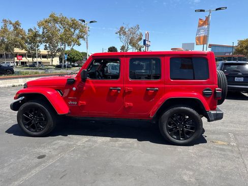 Used 2024 Jeep Wrangler Unlimited Sahara AWD/4WD image 24