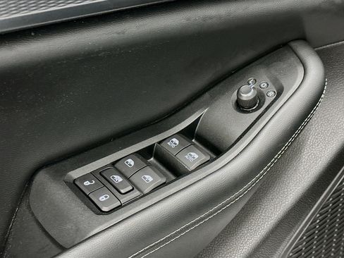 Used 2023 Jeep Grand Cherokee Altitude image 15