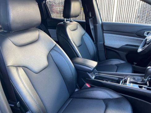 Used 2025 Jeep Compass Latitude image 35