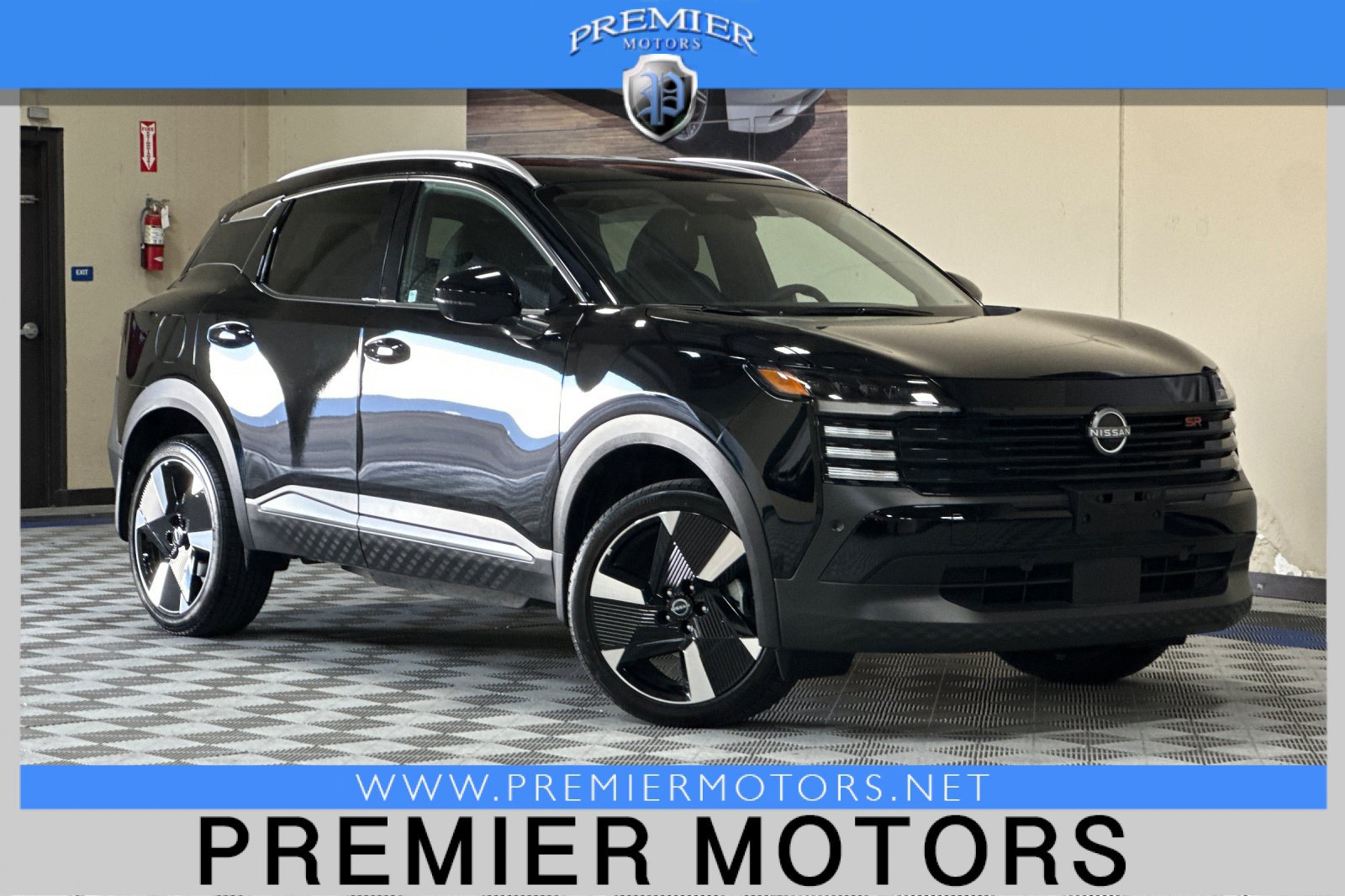 Used 2025 Nissan Kicks SR AWD/4WD image 1