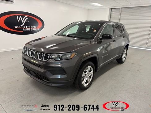 Used 2024 Jeep Compass Sport image 1