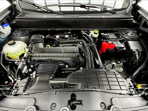 Used 2025 Ford Maverick XLT w/ Equipment Group 302A image 10