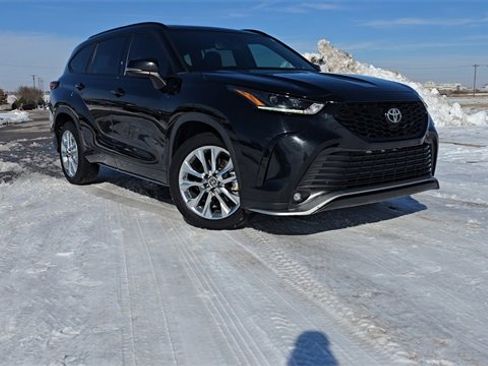 Used 2021 Toyota Highlander XSE image 9