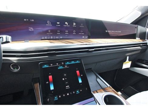 New 2026 Cadillac Escalade Platinum Sport w/ LPO, ONYX Package AWD/4WD image 17