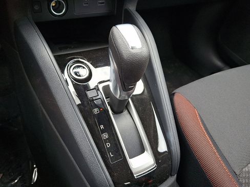 New 2025 Nissan Versa SR FWD image 7
