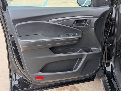 Used 2022 Honda Passport TrailSport image 12