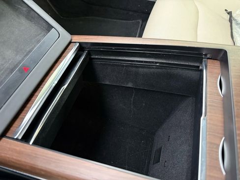 Used 2022 Tesla Model S image 21