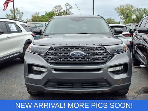 Used 2023 Ford Explorer XLT w/ Equipment Group 202A AWD/4WD image 4