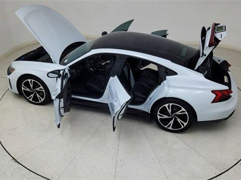 Used 2023 Audi e-tron GT Premium Plus w/ Performance Package image 79