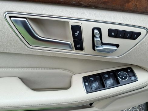 Used 2014 Mercedes-Benz E 350 4MATIC Sedan image 14