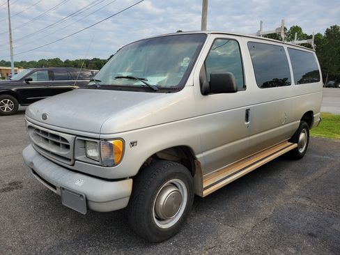 Used 2000 Ford E-250 and Econoline 250 RWD image 3