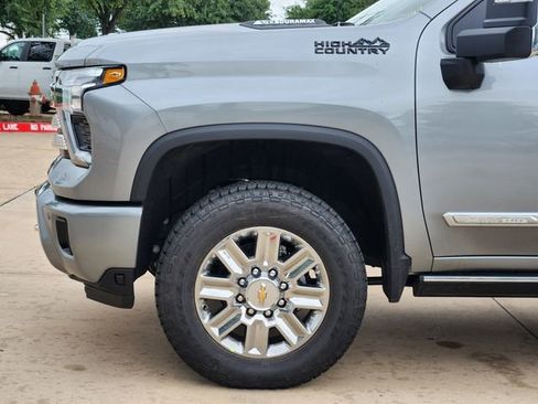New 2026 Chevrolet Silverado 2500 High Country w/ High Country Premium Package AWD/4WD image 16