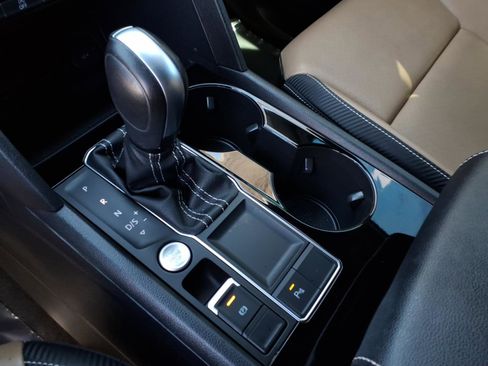 Certified 2022 Volkswagen Atlas Cross Sport SE w/ Black Wheel Package image 31