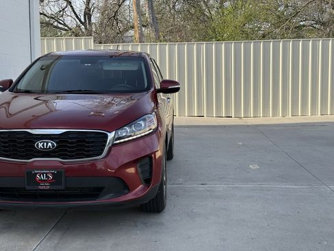 Used 2020 Kia Sorento FWD V6 image 10