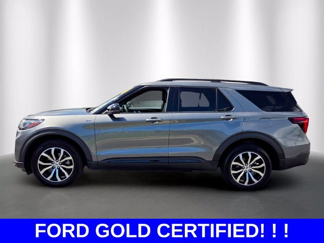 Certified 2025 Ford Explorer ST-Line AWD/4WD image 2