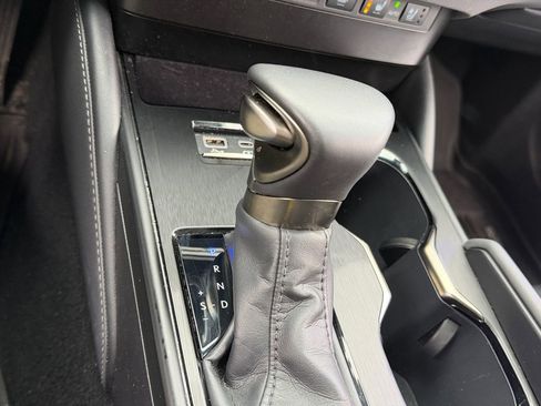 Certified 2025 Lexus ES 300h w/ Technology Package FWD image 24