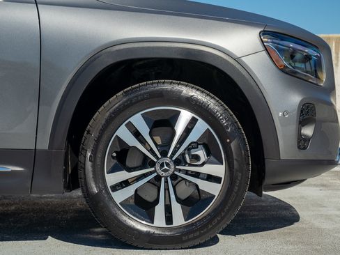 Used 2026 Mercedes-Benz GLB 250 4MATIC image 15