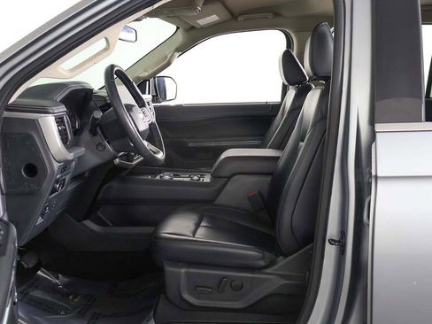 Used 2024 Ford Expedition XLT image 27