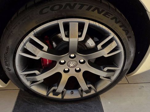 Used 2018 Maserati GranTurismo Sport RWD image 28