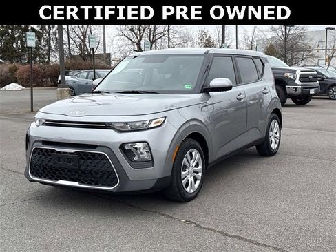 Certified 2022 Kia Soul LX image 5