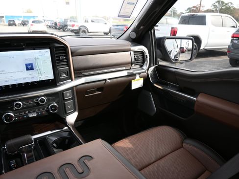 Used 2025 Ford F150 King Ranch w/ FX4 Off-Road Package image 33