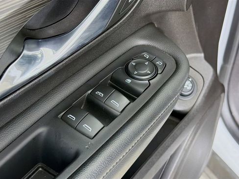 Used 2024 GMC Terrain SLT image 20