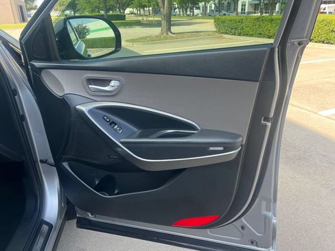 Used 2017 Hyundai Santa Fe FWD image 20