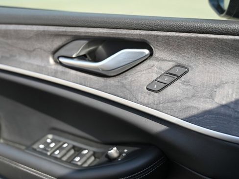 Used 2024 Jeep Grand Cherokee L Limited w/ Luxury Tech Group II image 27